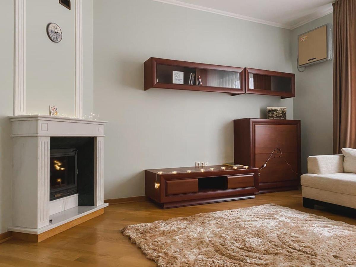 Family Apartment Near The University Черновцы Экстерьер фото
