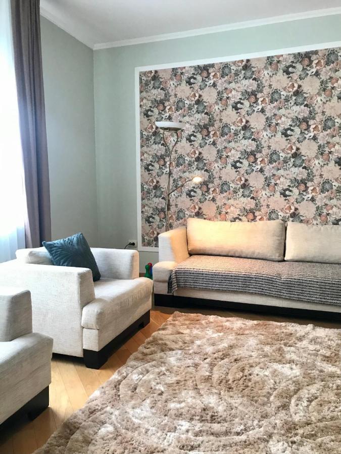 Family Apartment Near The University Черновцы Экстерьер фото